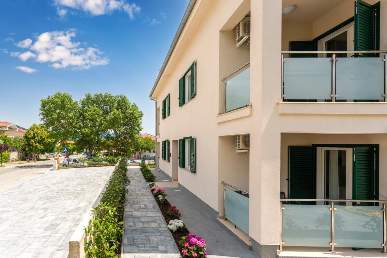 Divine Apartments باشْكا المظهر الخارجي الصورة